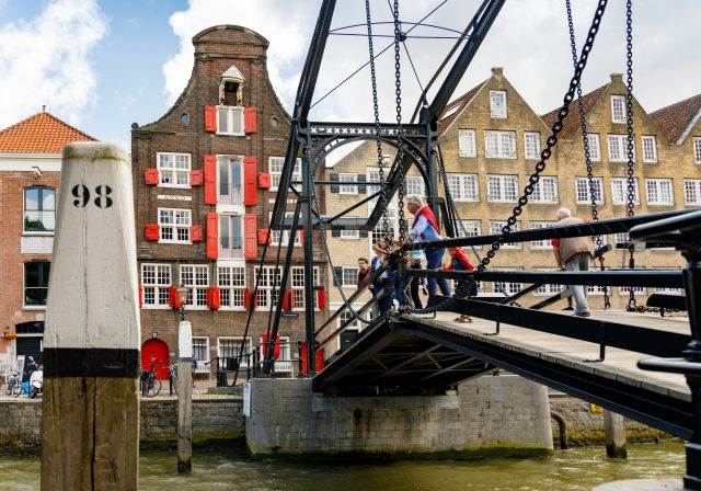 Wandelen historische binnenstad Wolwevershaven Damiatebrug