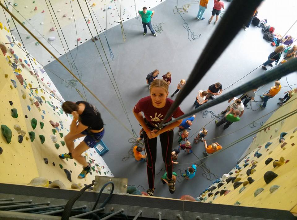 Mountain Network kinderen actief klimmuur klimmen Dordrecht