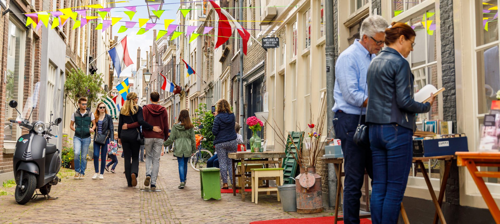 Kunstrondje Dordt wandelen Vleeshouwerstraat kunst curiosa antiek Dordrecht
