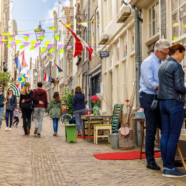Kunstrondje Dordt wandelen Vleeshouwerstraat kunst curiosa antiek Dordrecht