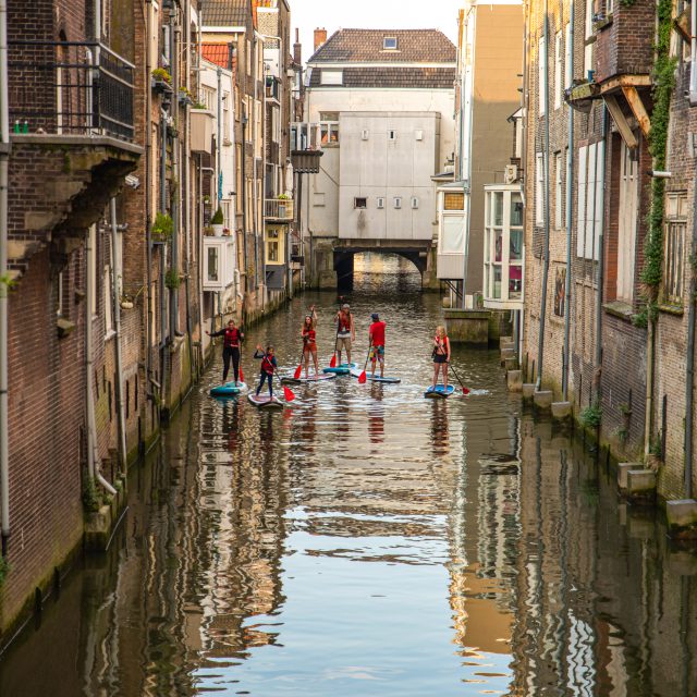 Suppen paddleboarden actief Voorstraathaven centrum Dordrecht