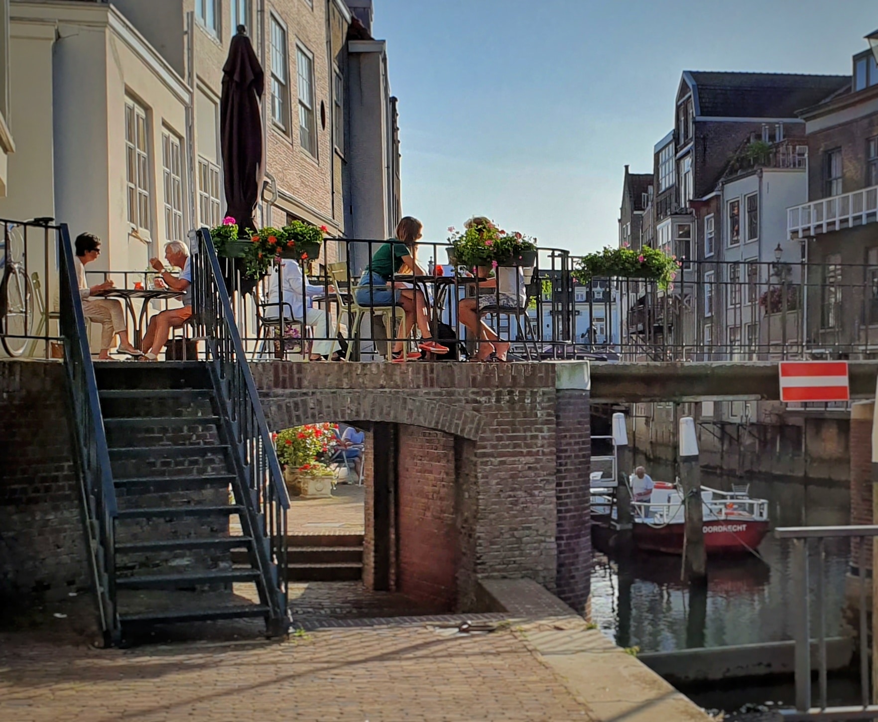De Stroper restaurant Wijnbrug terras Dordrecht