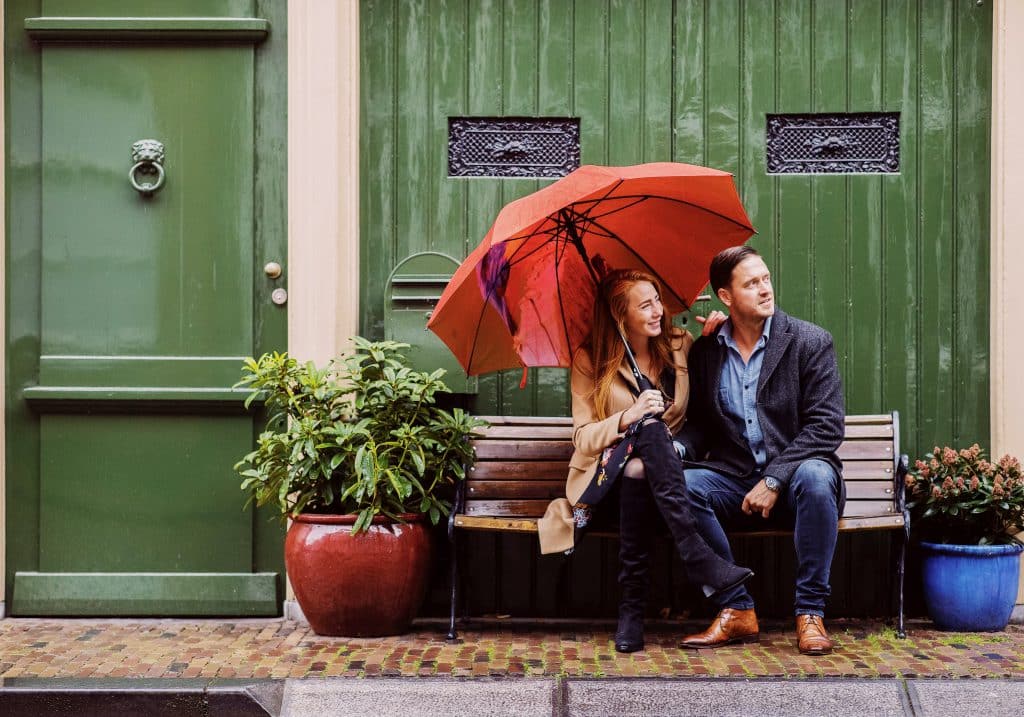 Herfst paraplu centrum binnenstad bankje Dordrecht