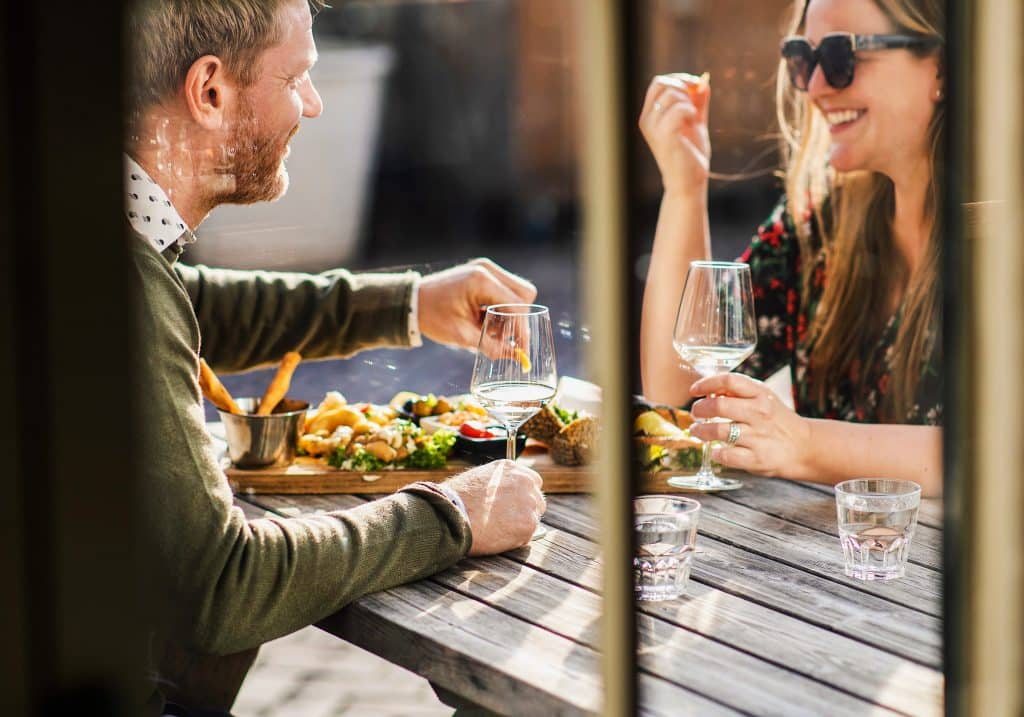 Merz terras eten drinken borrelplank lente Dordrecht