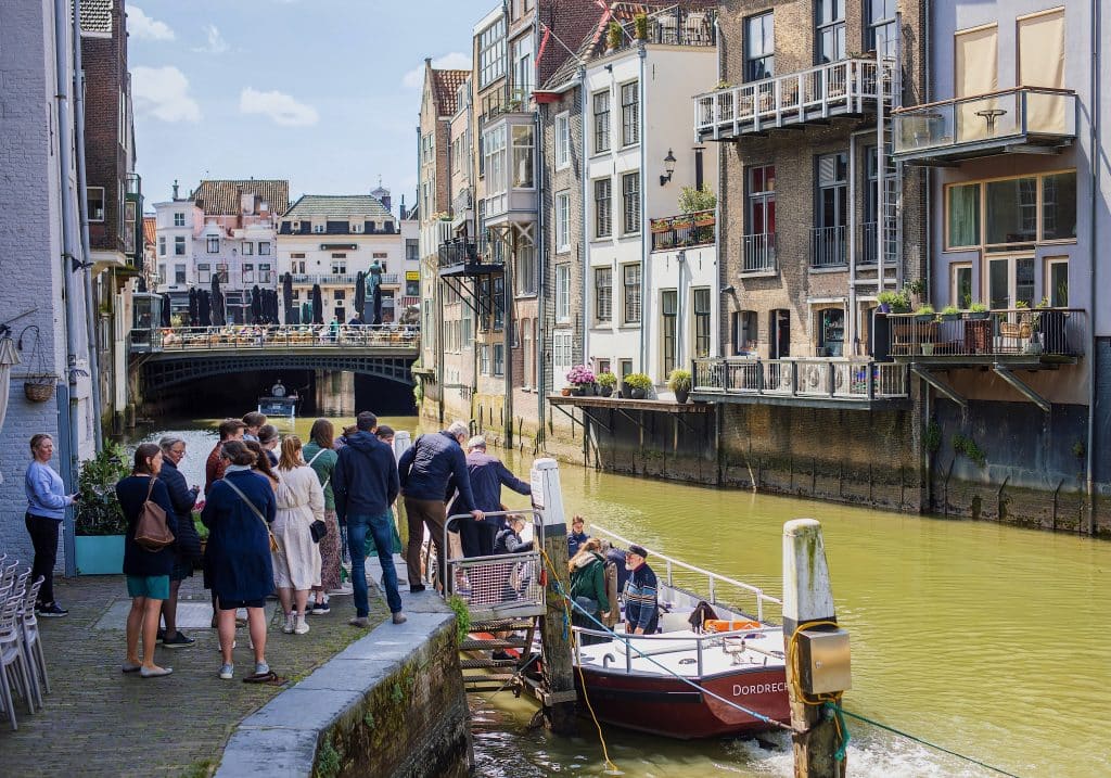 Dordtevaar rondvaart Voorstraathaven lente Dordrecht (1)