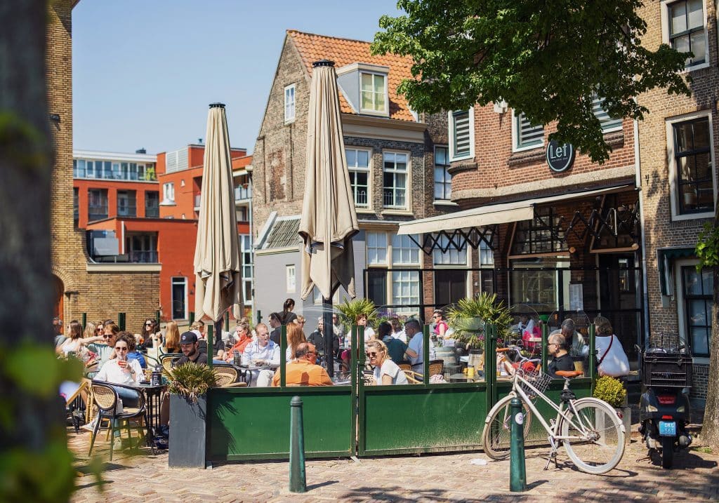 Lef terras Nieuwe Haven historische havens lente Dordrecht (3)
