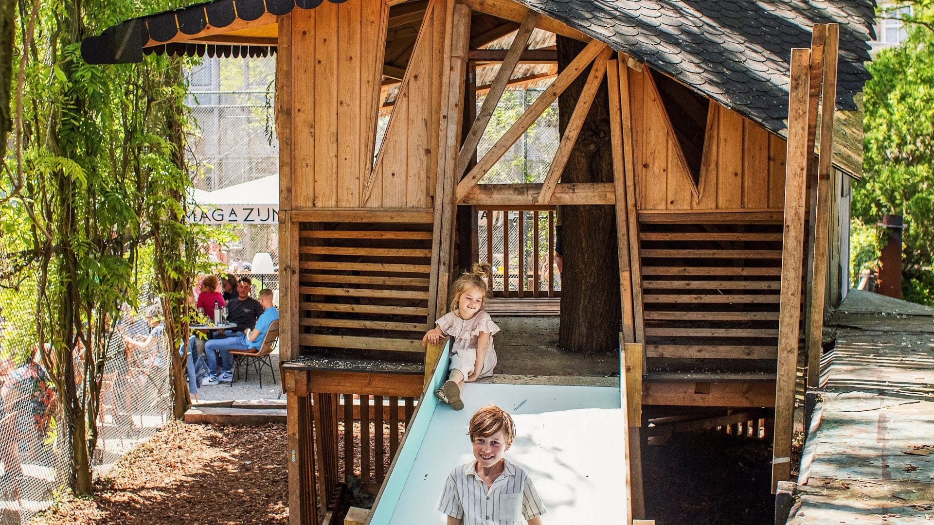 Restaurant Het Magazijn tuin boomhut kinderen eten drinken zomer Dordrecht