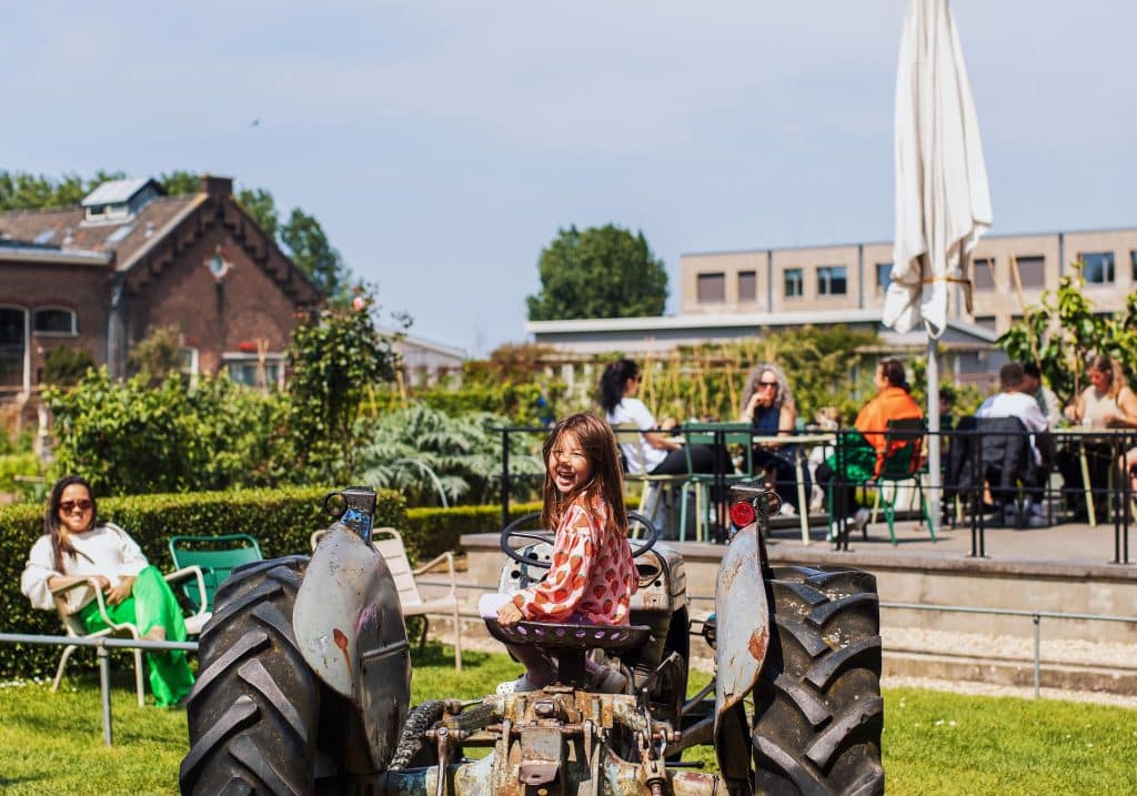 Villa Augustus garden terrace food drink children playground tractor summer Dordrecht