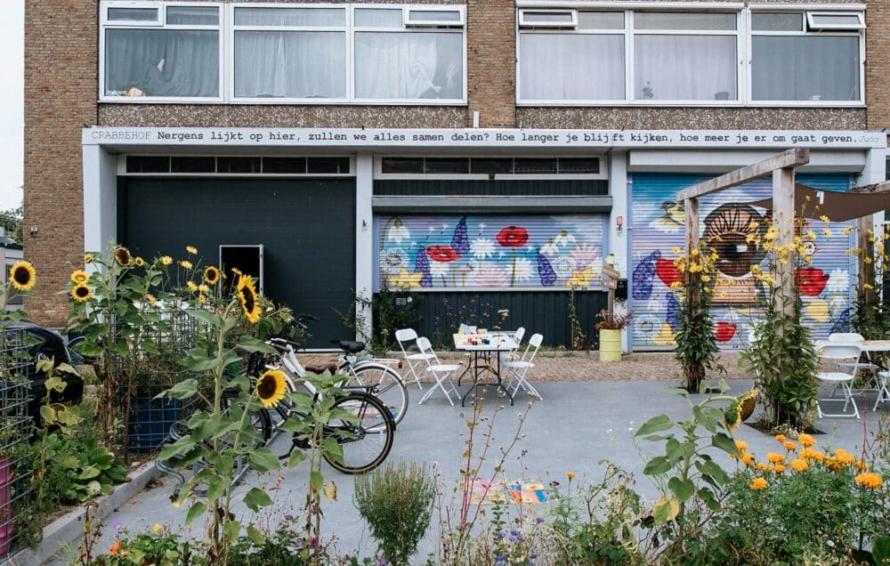 Crabbehof Juno & Anouk Brand-street art en dichtkunst