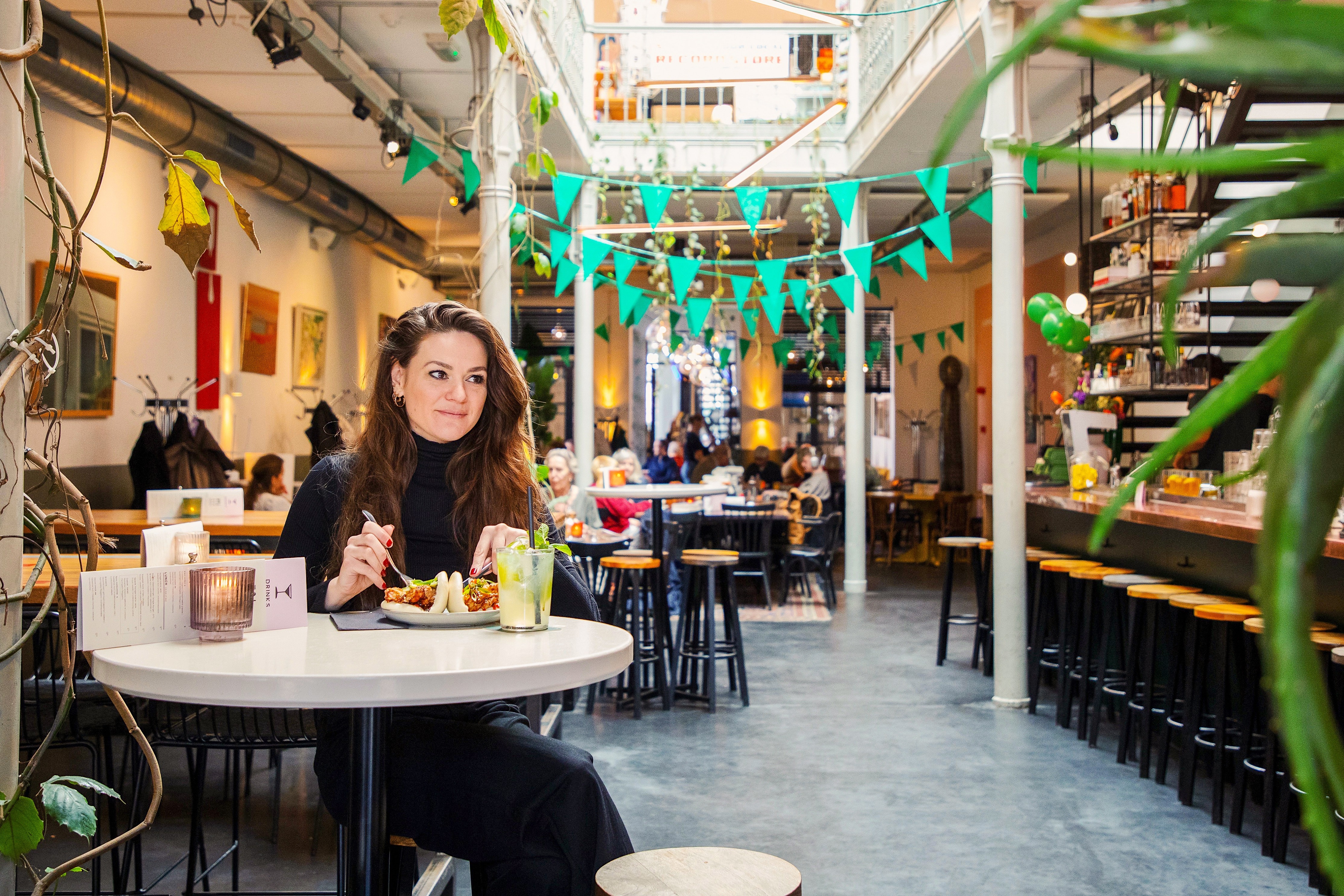 Het Magazijn lunchen eten drinken horeca Voorstraat centrum Dordrecht