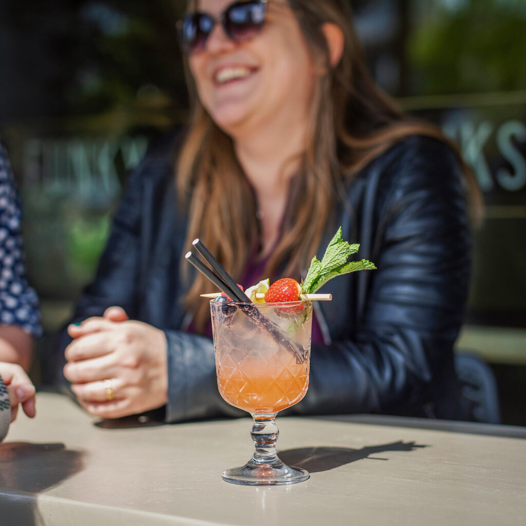 DOK Bar & Bites cocktail terras lente Dordrecht