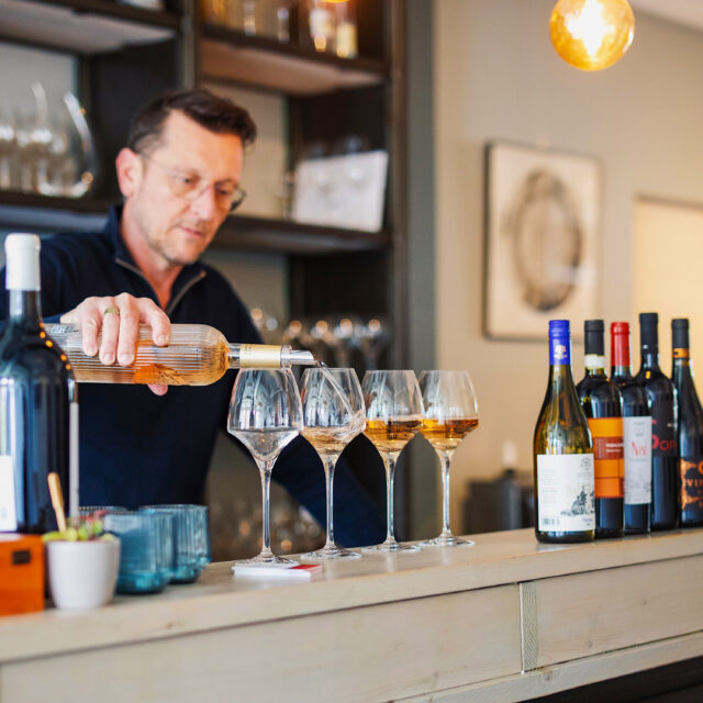 Red White Rosé wine bar tasting restaurant Voorstraat Noord spring Dordrecht (1)