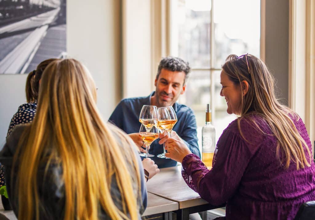 Rood Wit Rosé wijnbar proeverij restaurant Voorstraat Noord lente Dordrecht (2)