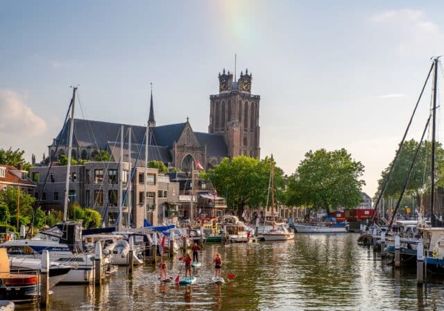 Suppen paddle boarden Nieuwe Haven Grote Kerk centrum Dordrecht